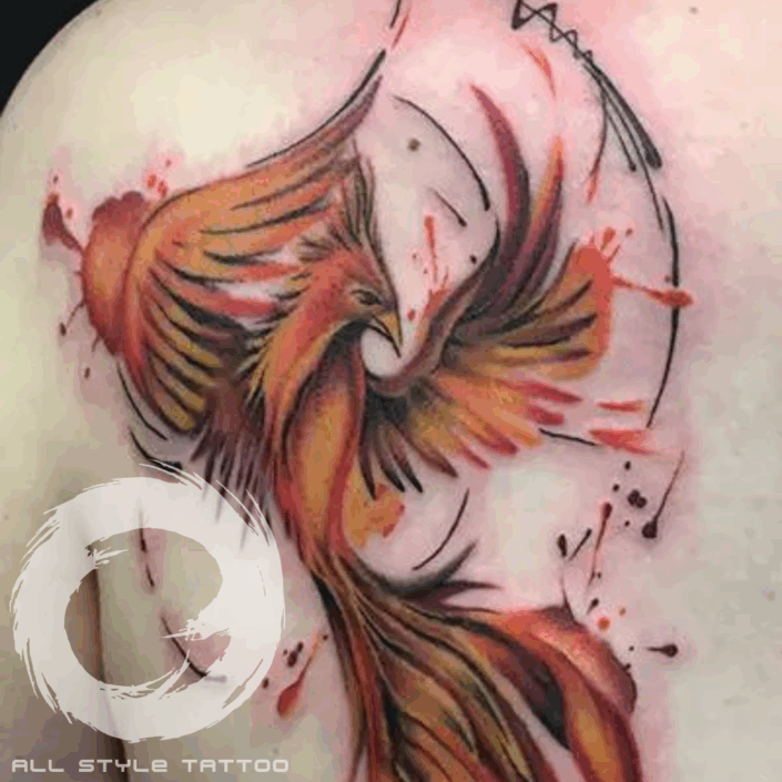 Farbenprächtiges Phönix-Tattoo mit dynamischer Flügelspannweite – gestochen im All Style Tattoo Studio Lübbenau im Spreewald