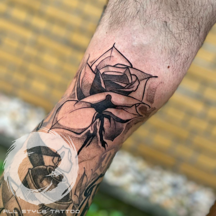 Allstyle Tattoostudio Werneuchen Linework Flowertattoo Blumentattoo