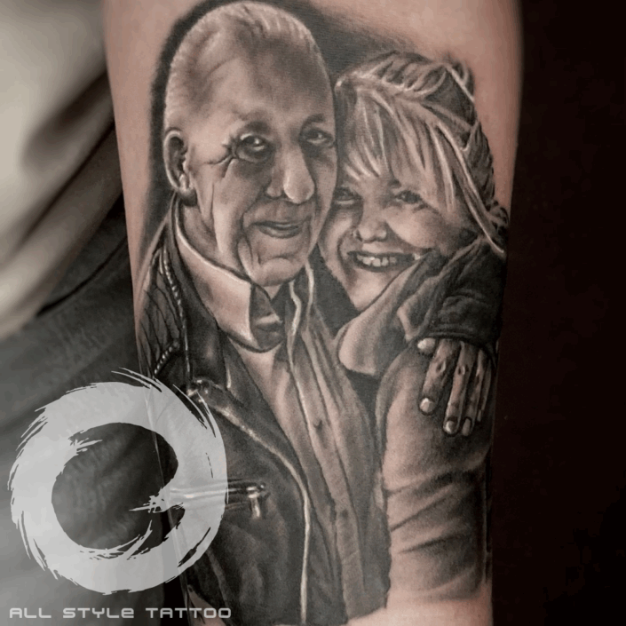 Emotionales Erinnerungsportrait als Tattoo – realistisch gestochen im All Style Tattoo Studio Lübbenau im Spreewald