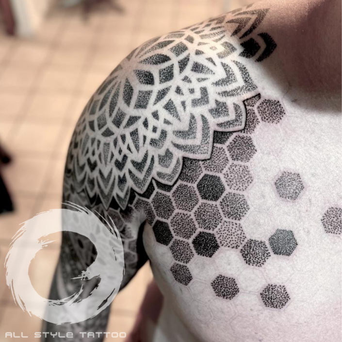 Geometrik Dotwork by Billy All Style Tattoo Studio Werneuchen
